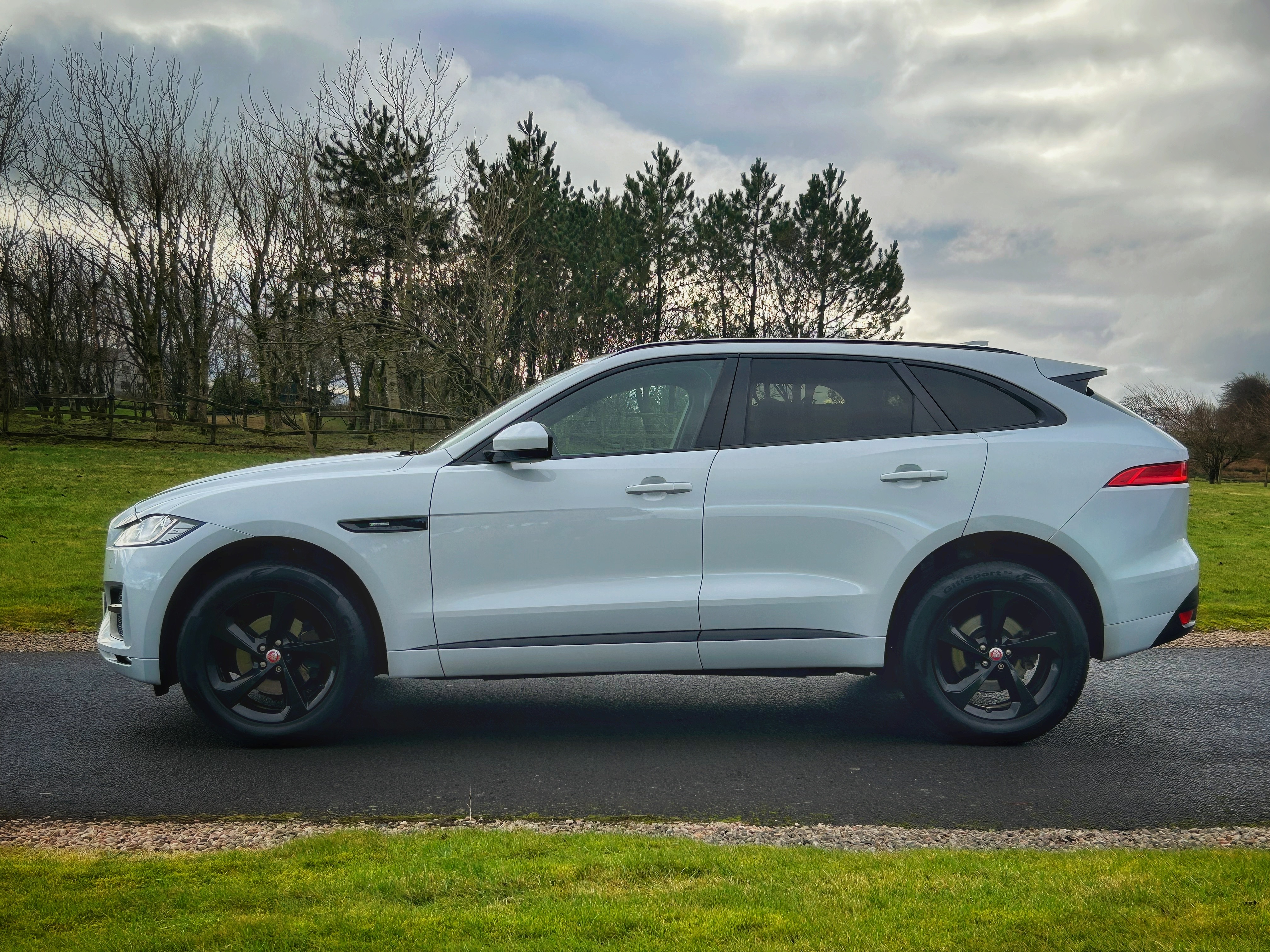 2017 Jaguar F-Pace D180 R-Sport