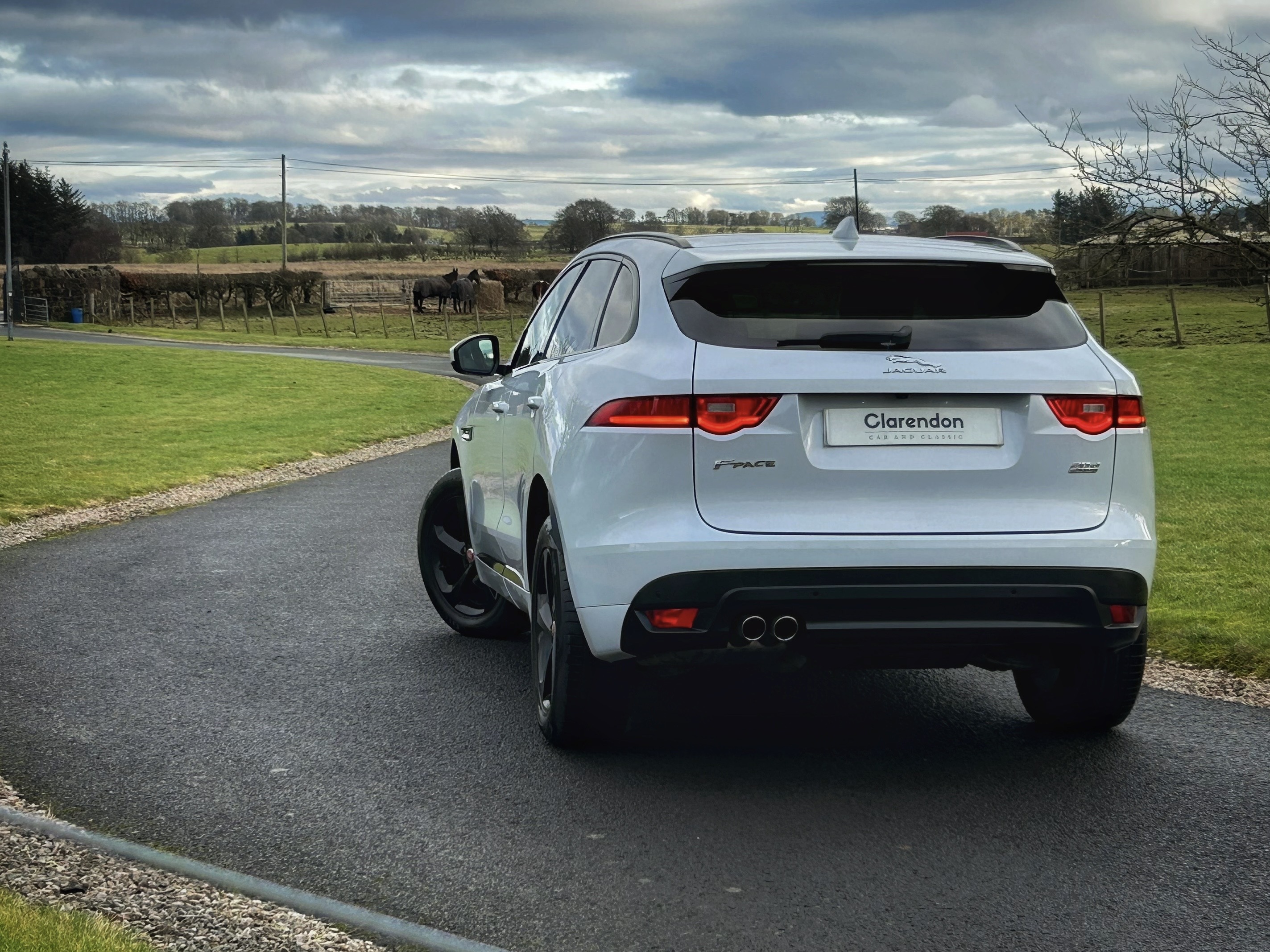 2017 Jaguar F-Pace D180 R-Sport