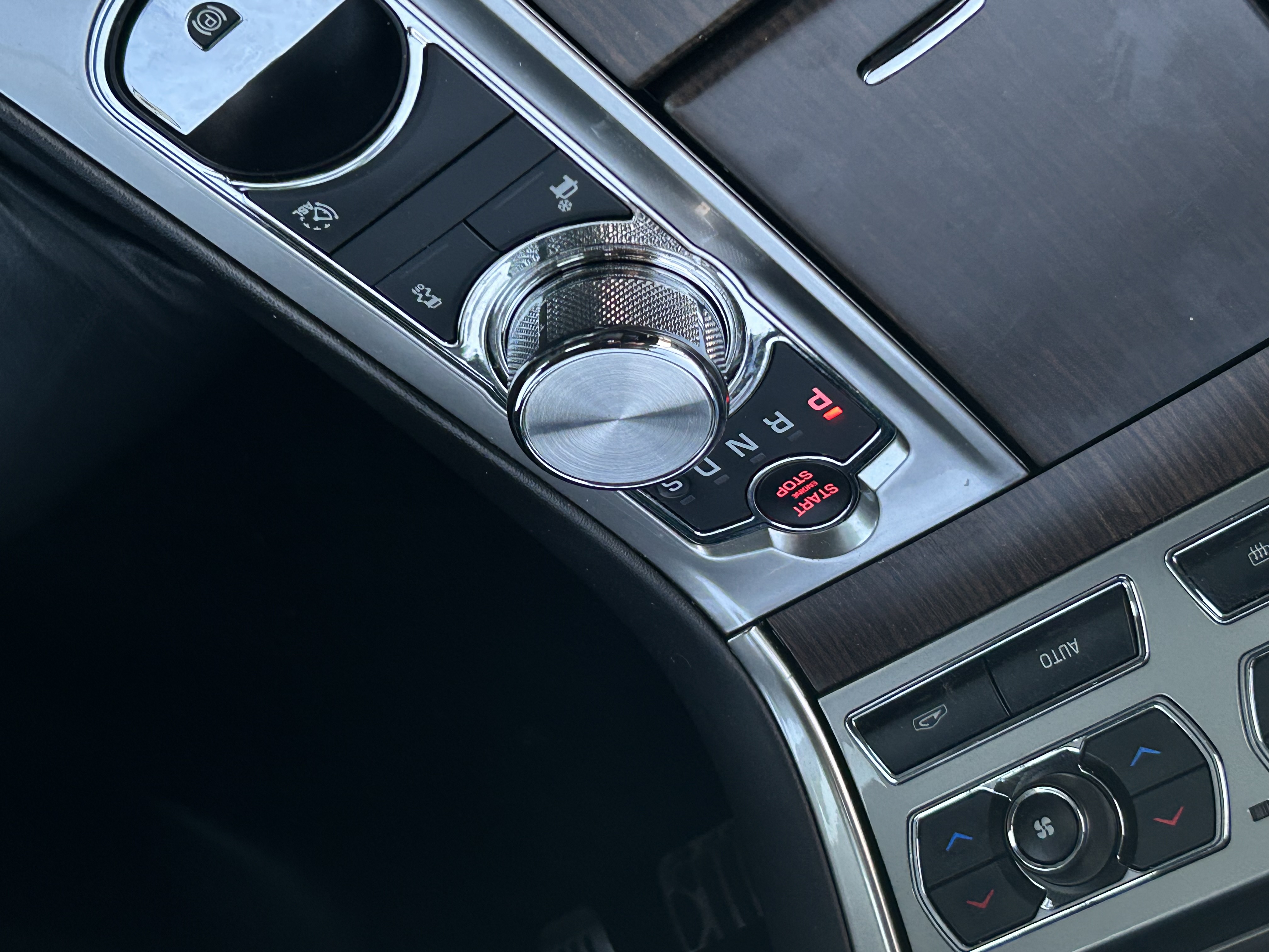 2014 Jaguar XF Luxury