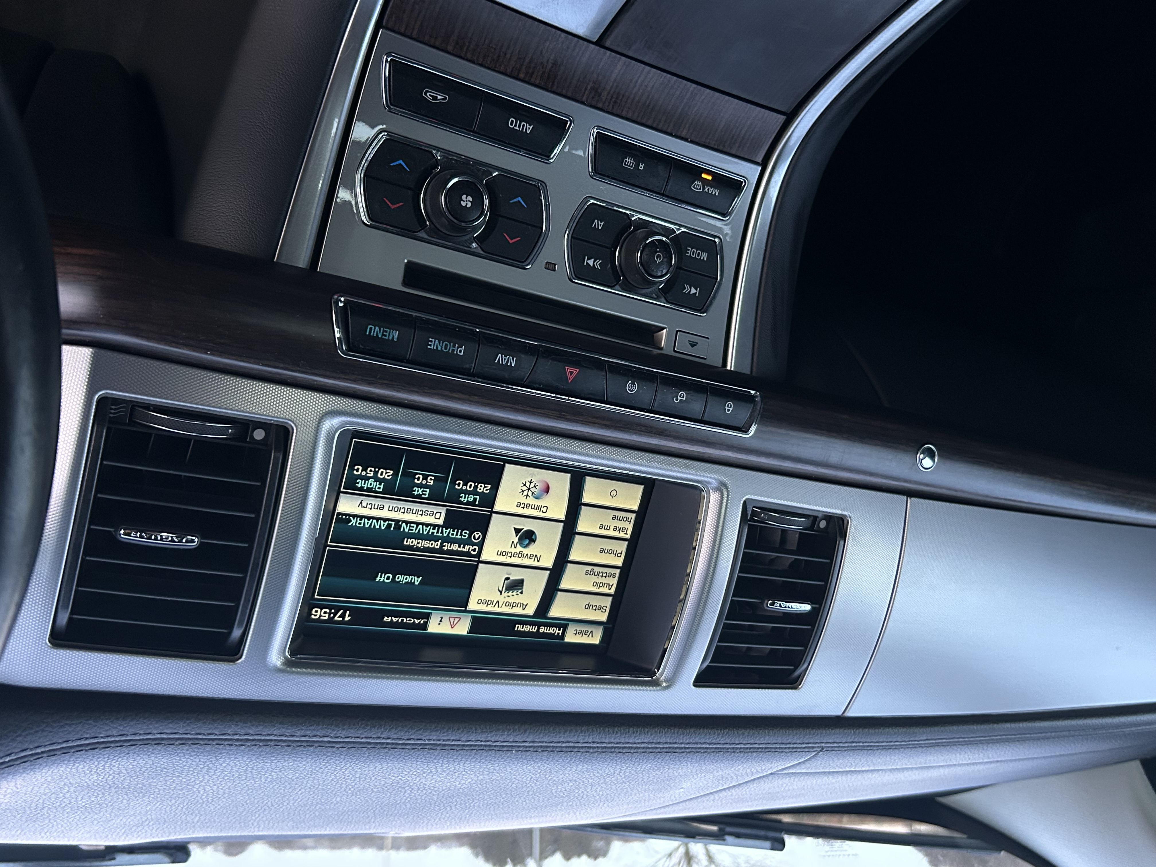 2014 Jaguar XF Luxury