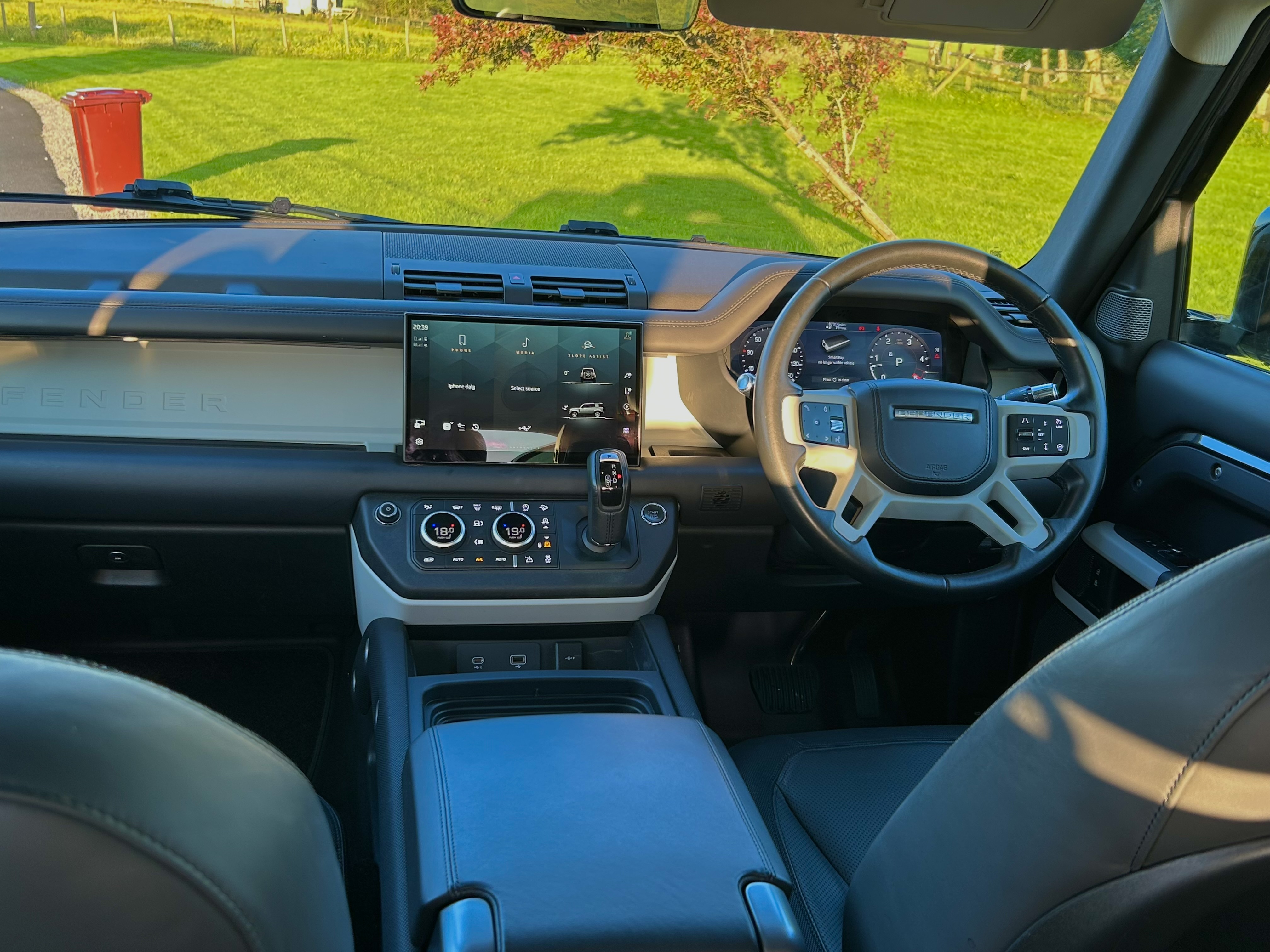 2021 Land Rover Defender X-Dynamic D250