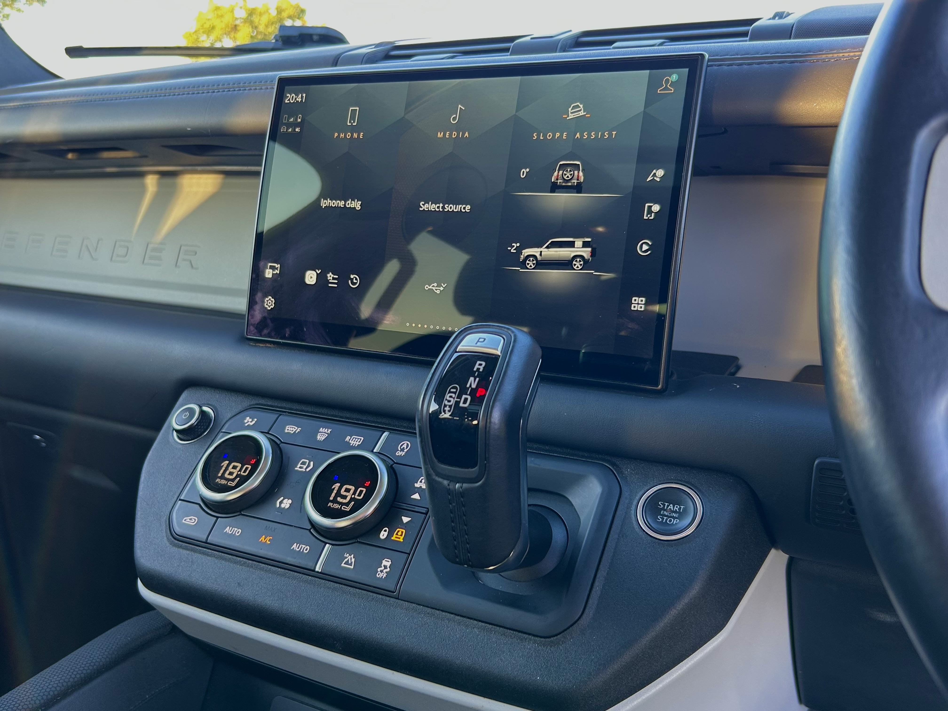 2021 Land Rover Defender X-Dynamic D250