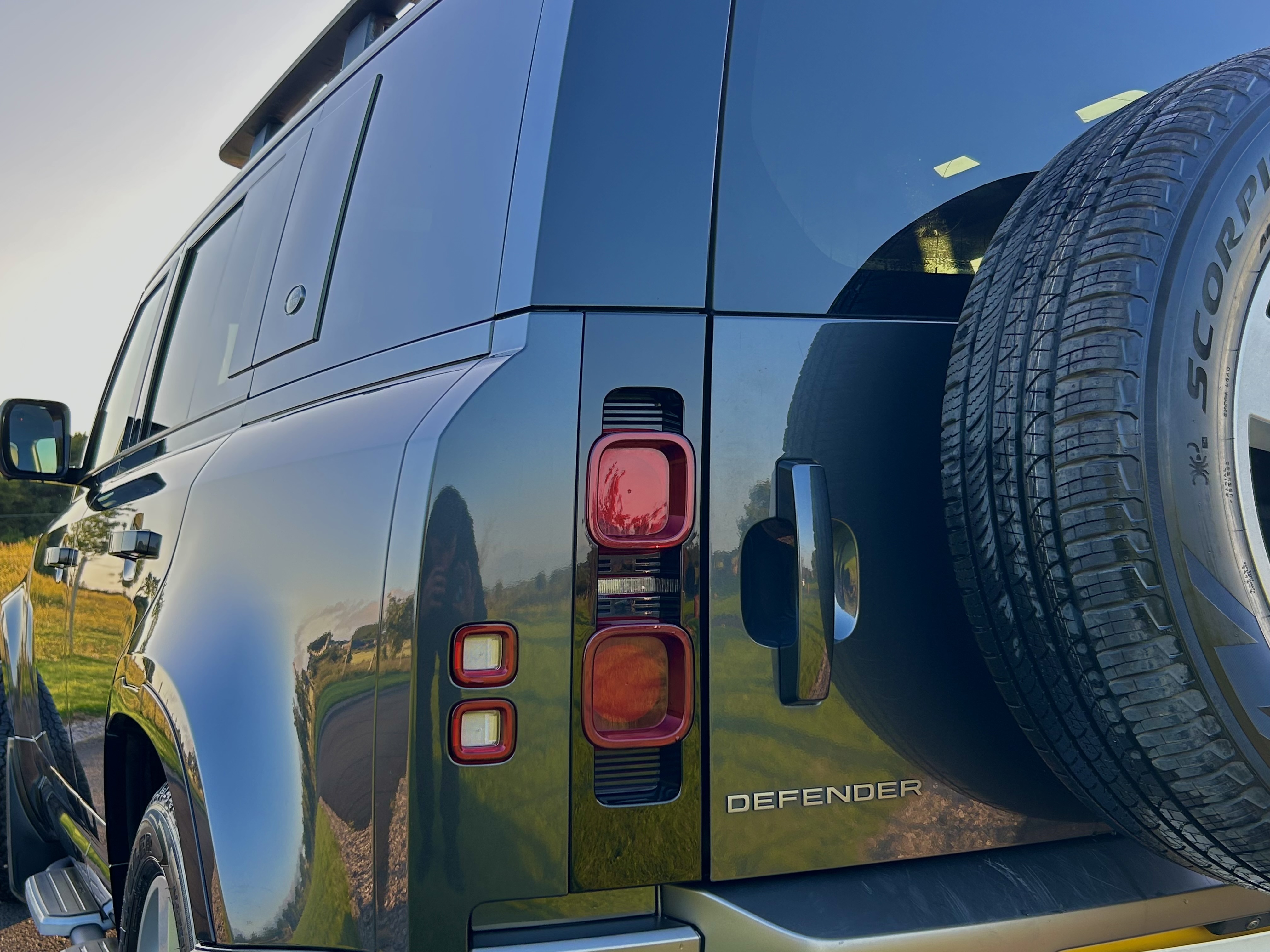2021 Land Rover Defender X-Dynamic D250